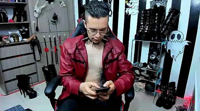 Snapshot of daven56 chatting on January 21, 2025, 12:50 pm daven56 online show from January 21, 2025, 12:50 pm