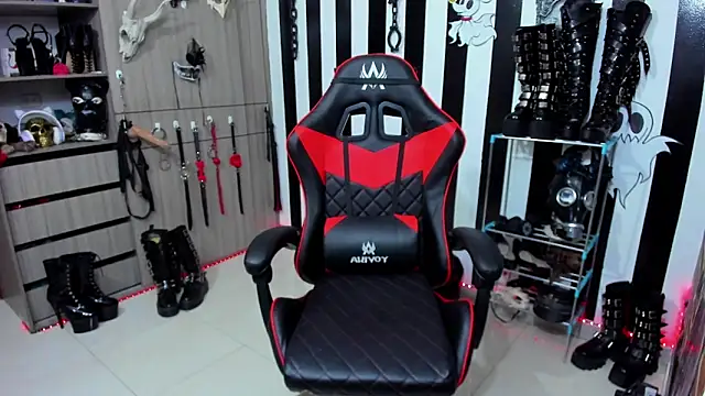 Snapshot of daven56 chatting on February 8, 2025, 1:11 pm daven56 online show from February 8, 2025, 1:11 pm