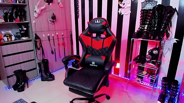 Snapshot of daven56 chatting on February 25, 2025, 4:31 pm daven56 online show from February 25, 2025, 4:31 pm