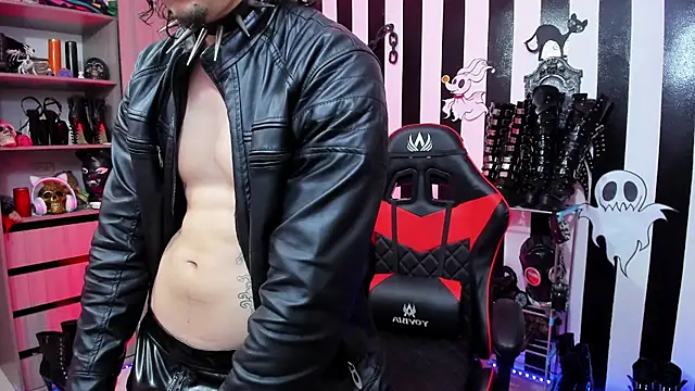 Snapshot of daven56 chatting on March 17, 2025, 4:33 pm daven56 online show from March 17, 2025, 4:33 pm