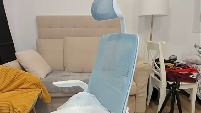 emmita69  online show from March 16, 2026, 3:56 am