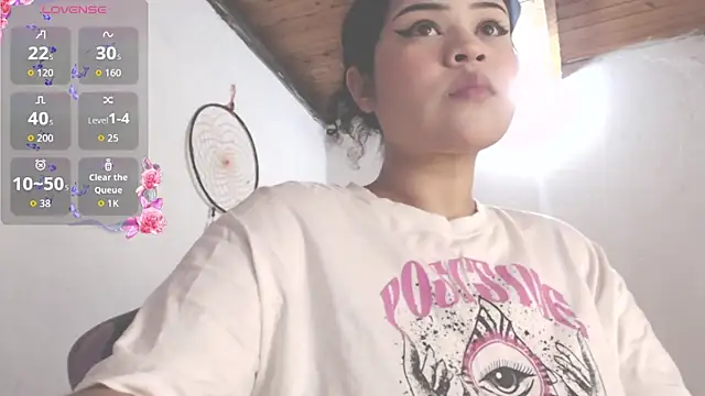 Amara18  online show from November 30, 2025, 11:20 pm