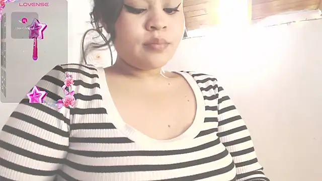 Snapshot of Amara18_ chatting on May 16, 2026, 7:12 pm Amara18 online show from May 16, 2026, 7:12 pm
