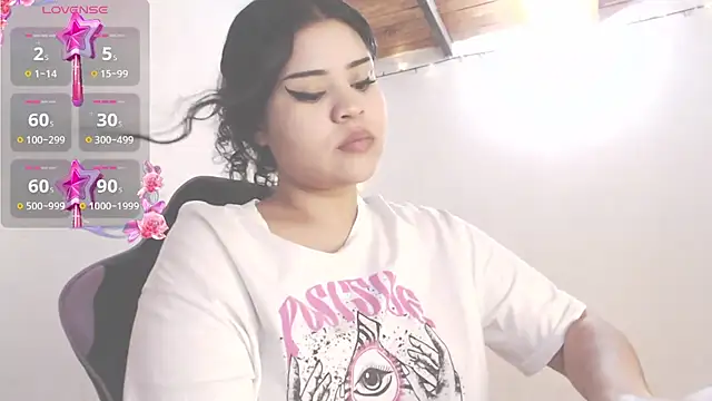 Snapshot of Amara18_ chatting on July 22, 2026, 9:17 pm Amara18 online show from July 22, 2026, 9:17 pm