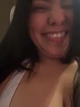 Snapshot of PetitLumiere chatting on January 4, 2025, 5:37 am PetitLumiere online show from January 4, 2025, 5:37 am