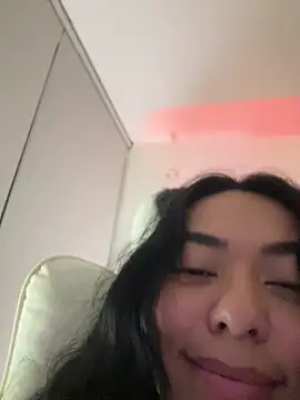 Snapshot of PetitLumiere chatting on January 18, 2025, 2:47 am PetitLumiere online show from January 18, 2025, 2:47 am