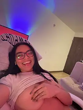 Snapshot of PetitLumiere chatting on January 23, 2025, 5:56 am PetitLumiere online show from January 23, 2025, 5:56 am