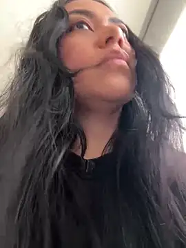 Snapshot of PetitLumiere chatting on February 8, 2025, 1:11 pm PetitLumiere online show from February 8, 2025, 1:11 pm