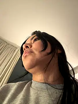 Snapshot of PetitLumiere chatting on September 15, 2025, 4:34 am PetitLumiere online show from September 15, 2025, 4:34 am