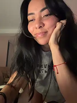 Snapshot of PetitLumiere chatting on October 17, 2025, 4:04 am PetitLumiere online show from October 17, 2025, 4:04 am