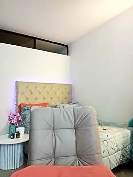 Helleamazing online show from October 2, 2025, 2:18 am