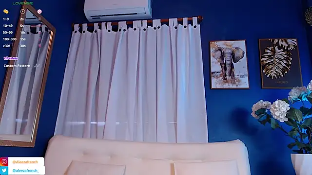 Snapshot of AleezaFrench chatting on February 5, 2025, 1:44 pm AleezaFrench online show from February 5, 2025, 1:44 pm