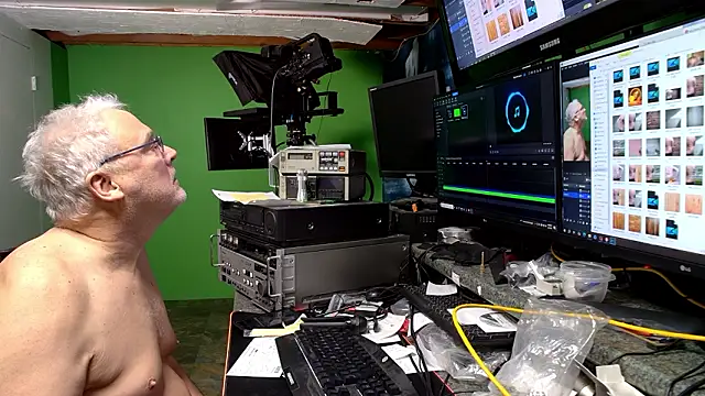 ButtCrackShowing-OOPS online show from March 13, 2026, 2:18 am