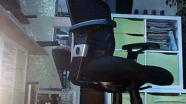 boy-nude online show from October 28, 2025, 7:45 am