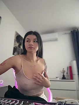 Simply the best online show from April 4, 2026, 1:41 pm