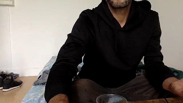 molozeb online show from October 8, 2025, 8:34 am