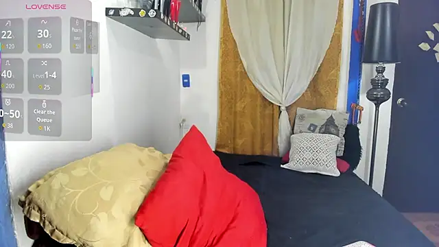 SARAMISHA online show from October 26, 2025, 8:04 pm