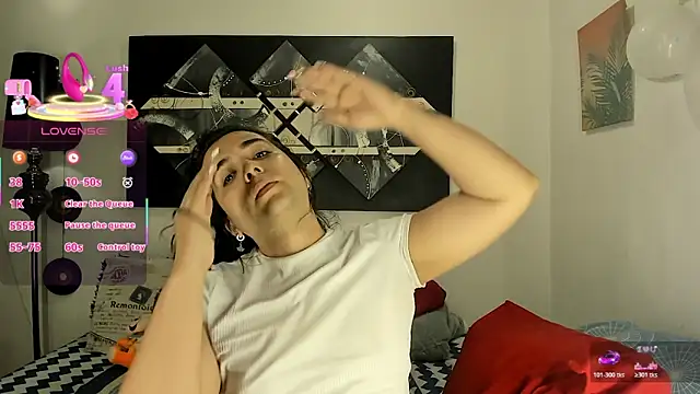 Snapshot of SARAMISHA chatting on February 10, 2026, 2:04 am SARAMISHA online show from February 10, 2026, 2:04 am