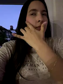 LittleDoll    online show from November 2, 2025, 10:56 pm