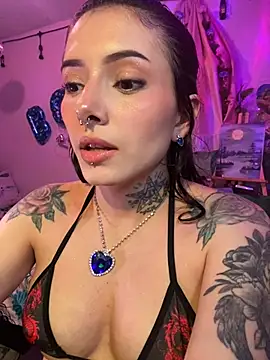 LiliJones  online show from May 27, 2026, 10:51 pm