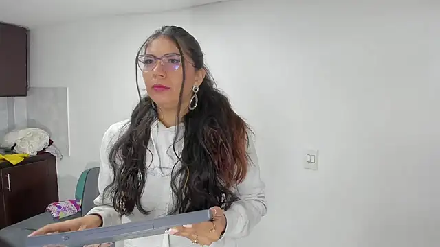Snapshot of Luna_Dumont chatting on May 2, 2026, 11:04 am Luna Dumont online show from May 2, 2026, 11:04 am