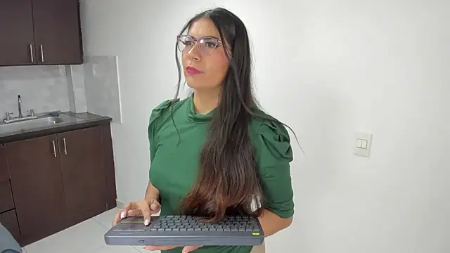 Snapshot of Luna_Dumont chatting on May 3, 2026, 11:05 am Luna Dumont online show from May 3, 2026, 11:05 am