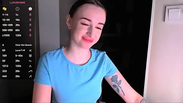 Snapshot of Kimmberr chatting on January 10, 2025, 3:29 am Kimmberr online show from January 10, 2025, 3:29 am
