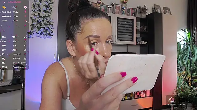 SheilaRyan online show from March 11, 2026, 5:13 am