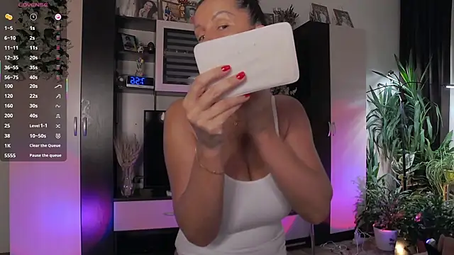 SheilaRyan online show from April 4, 2026, 4:55 am