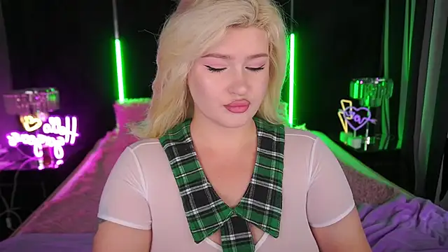 CocoSecretss online show from October 18, 2025, 7:20 am