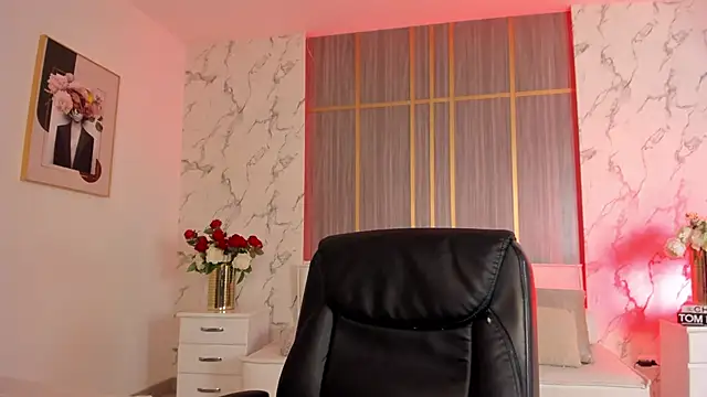 Dollar-girl online show from February 14, 2026, 3:53 pm