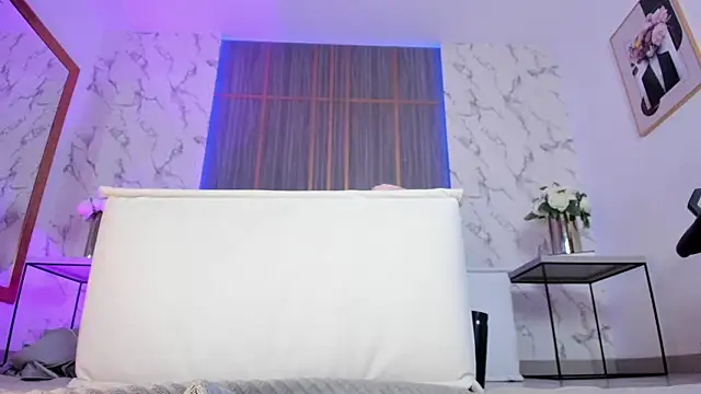 Dollar-girl online show from March 22, 2026, 6:11 pm