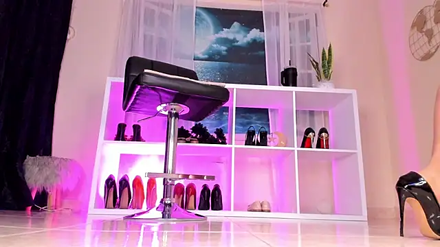 Snapshot of Itzeldreams chatting on September 12, 2025, 1:11 pm Itzeldreams online show from September 12, 2025, 1:11 pm