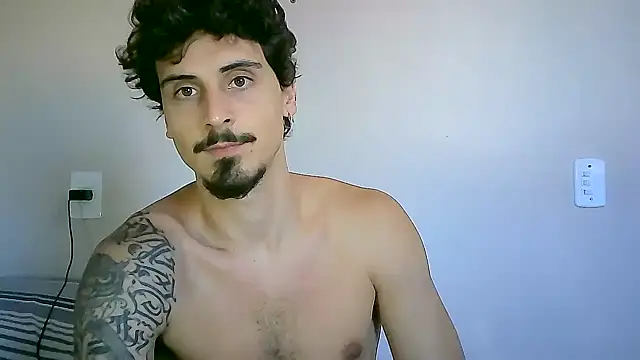 Snapshot of milkoffe chatting on December 11, 2024, 5:37 pm milkoffe online show from December 11, 2024, 5:37 pm