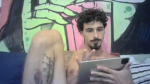 Snapshot of milkoffe chatting on March 9, 2025, 8:52 pm milkoffe online show from March 9, 2025, 8:52 pm