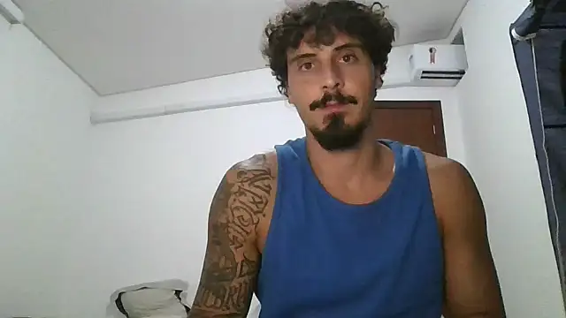 Snapshot of milkoffe chatting on February 5, 2026, 4:06 am milkoffe online show from February 5, 2026, 4:06 am