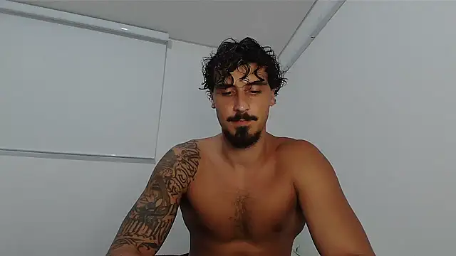 Snapshot of milkoffe chatting on February 18, 2026, 9:55 pm milkoffe online show from February 18, 2026, 9:55 pm