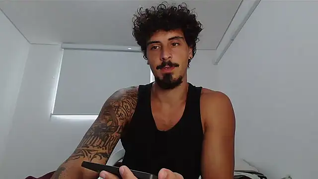 Snapshot of milkoffe chatting on February 19, 2026, 12:34 pm milkoffe online show from February 19, 2026, 12:34 pm