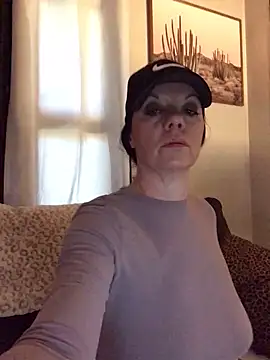 SidneyRaee online show from October 10, 2025, 4:28 pm