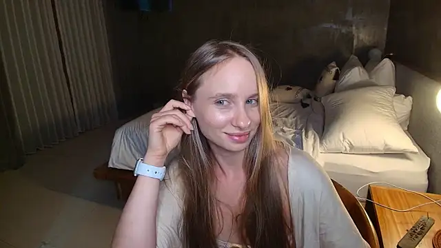 Snapshot of Mad1en chatting on July 4, 2026, 3:40 pm Mad1en online show from July 4, 2026, 3:40 pm
