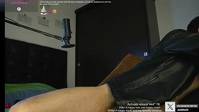 Snapshot of just_maxii chatting on February 12, 2025, 9:54 pm just maxii online show from February 12, 2025, 9:54 pm