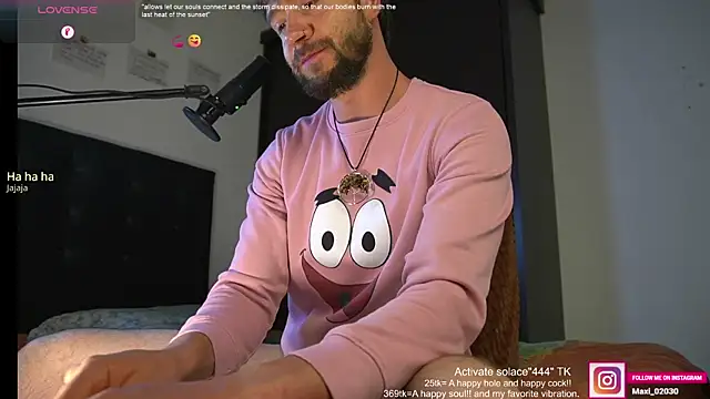 Snapshot of just_maxii chatting on March 13, 2025, 11:38 pm just maxii online show from March 13, 2025, 11:38 pm