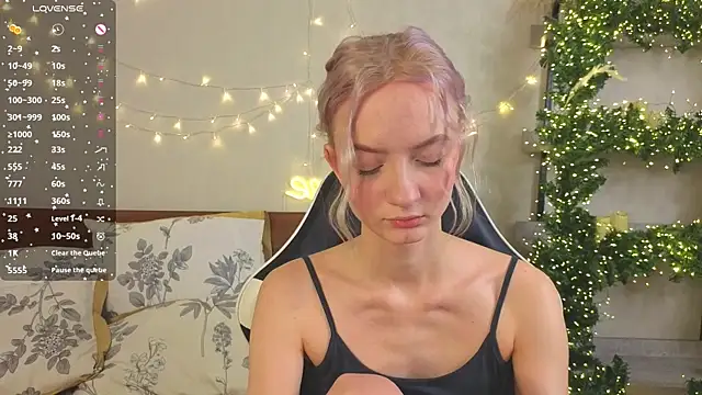 IdaValenti online show from February 16, 2026, 11:12 pm