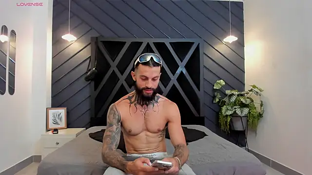 Snapshot of Apolo_Bianco_ chatting on September 29, 2025, 11:31 pm Apolo Bianco  online show from September 29, 2025, 11:31 pm