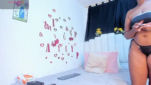 RoxannaBlanche online show from March 6, 2026, 12:12 pm