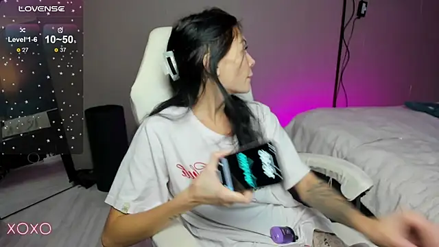 Mariella Adamss online show from September 24, 2025, 1:47 pm