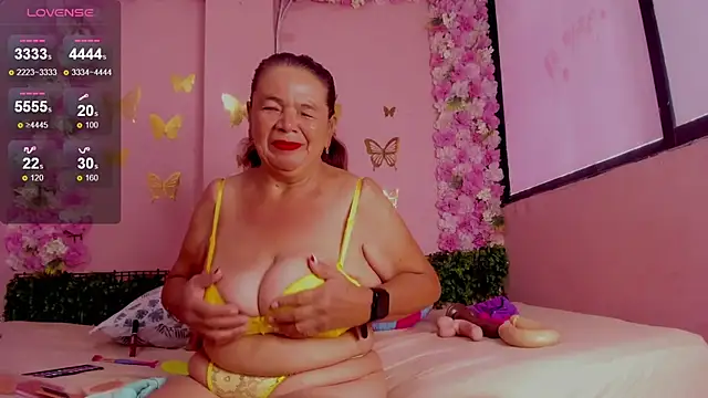 Snapshot of grandmother_milf chatting on July 18, 2026, 12:53 pm grandmother milf online show from July 18, 2026, 12:53 pm