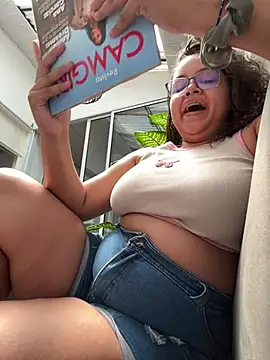 CurlyGirl 1 online show from February 5, 2025, 5:31 pm