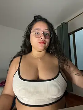 CurlyGirl 1 online show from October 7, 2025, 10:29 pm