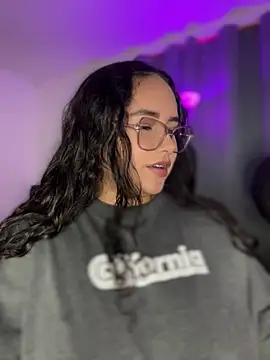 CurlyGirl 1 online show from April 12, 2026, 11:32 pm